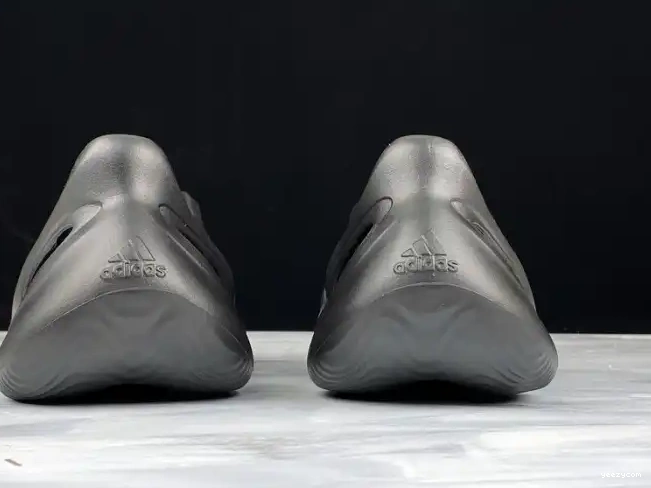 Foam Slide Runner Yeezy 0502